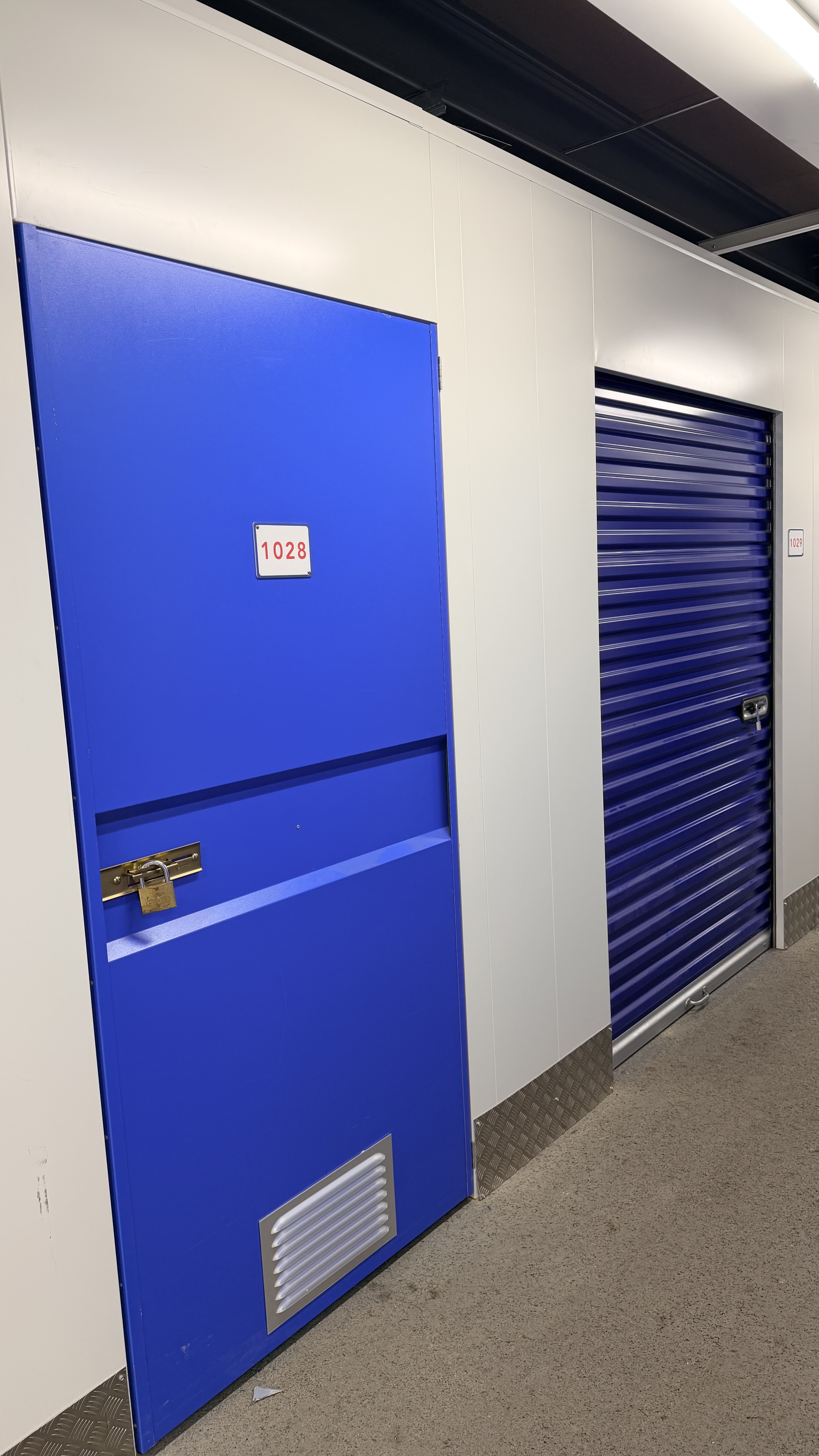 Box de stockage porte bleue cadenas Sainte-Maxime